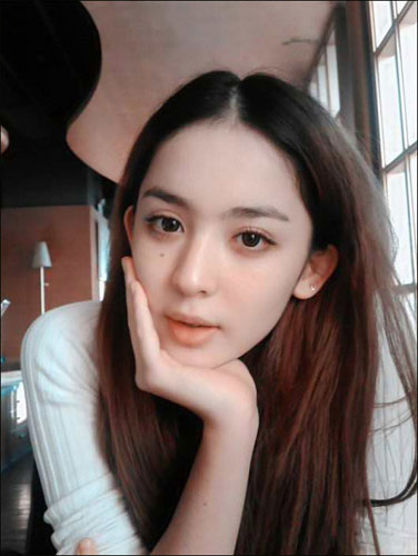 扒女星上位路 古力娜扎吻高富帅