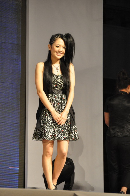 小泽玛利亚新造型