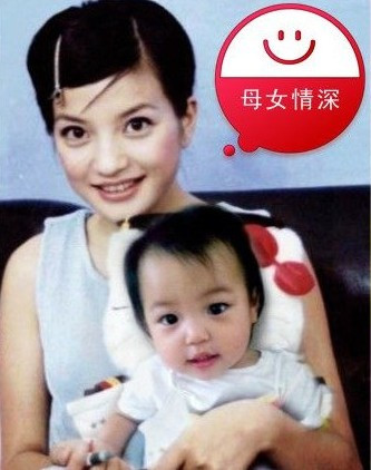 赵薇爱女小四月换超萌新发型 出行获豪车接送