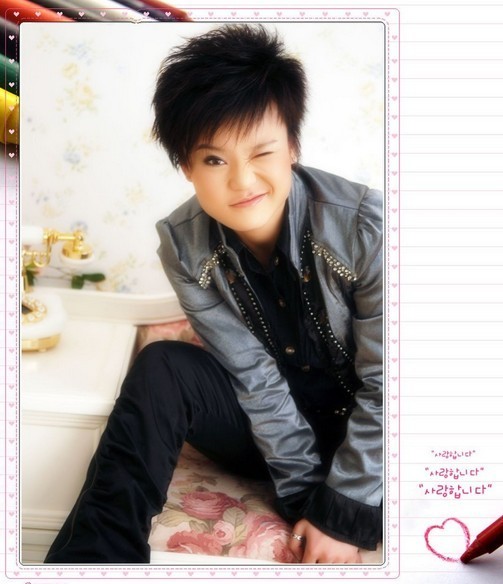 李宇春侄女与其似姐妹 发型脸型五官如出一辙