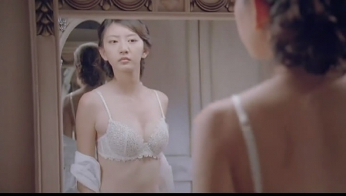 为艺术献身女星 脱真的需要勇气