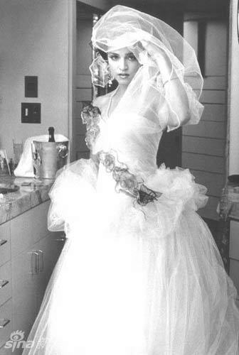 麦当娜昔日结婚照曝光