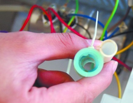 饮水机不拆开清理会长绿藻 八成网友中招