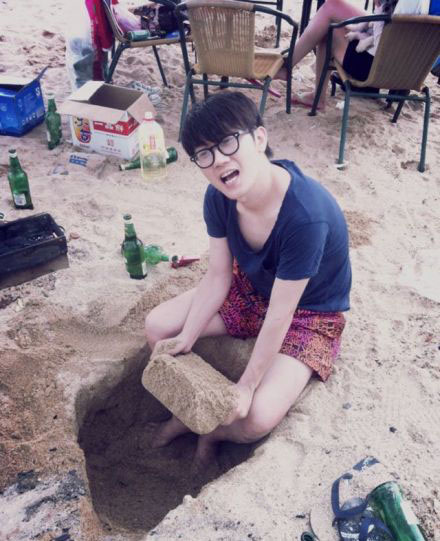 中国好声音金志文明年结婚 与女友亲热照曝光