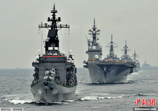 日本海上自卫队在相模湾举行阅舰式 美海军参与