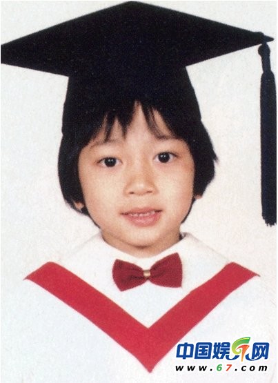 TVB明星儿时照 佘诗曼童年三点式比基尼照曝光