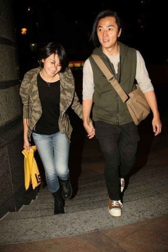 郑伊健首次谈三任女友 称与梁咏琪爱情轰烈