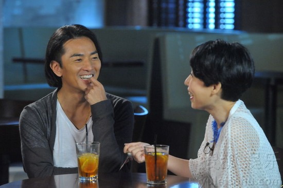 郑伊健首次谈三任女友 称与梁咏琪爱情轰烈