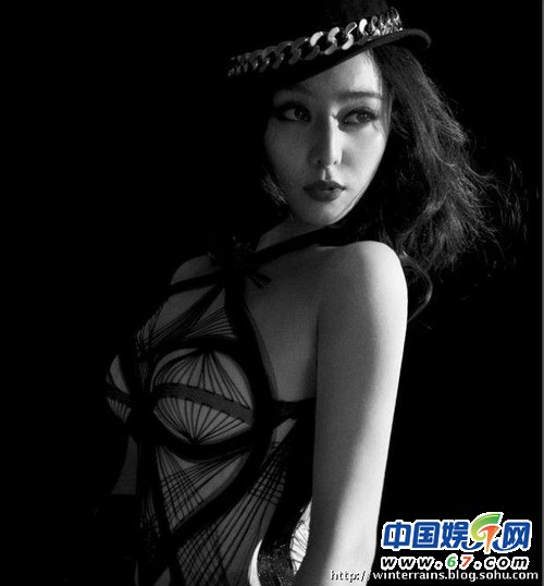 范冰冰隆胸造乳沟 平胸对比照曝光