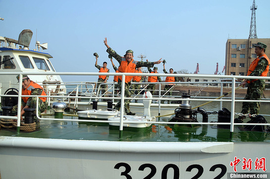 江苏海警部队官兵跳《江南style》缓解压力