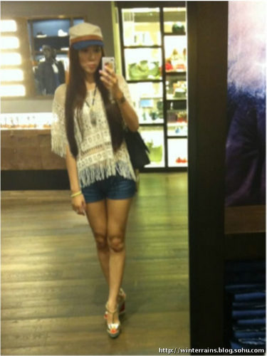 高虎与富二代女友海边度假 曝美艳女友自拍照