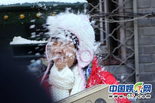 章子怡遭围攻袭面