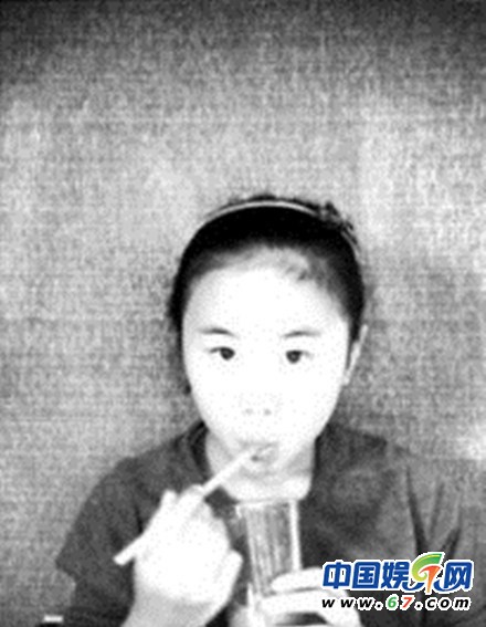 窦唯10岁女儿窦家媛近照 越长越像王菲长女窦靖童