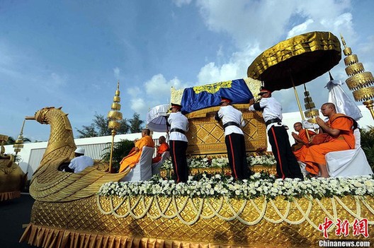 西哈努克遗体运返柬埔寨