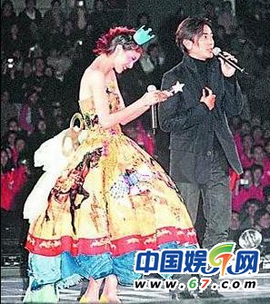 郑伊健恋情揭秘:与梁咏琪爱得轰烈未成正果