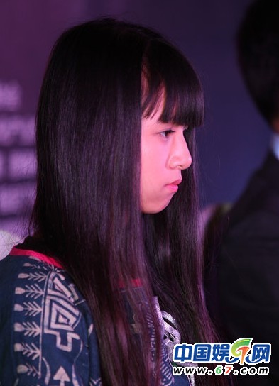 孔雀公主杨丽萍告别舞台 13岁侄女小彩旗接班