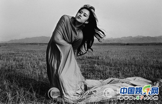 孔雀公主杨丽萍告别舞台 13岁侄女小彩旗接班