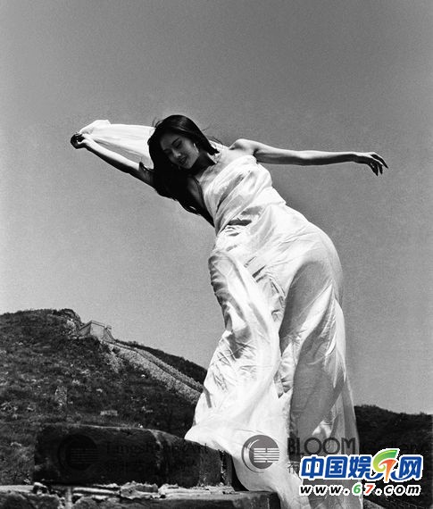 孔雀公主杨丽萍告别舞台 13岁侄女小彩旗接班