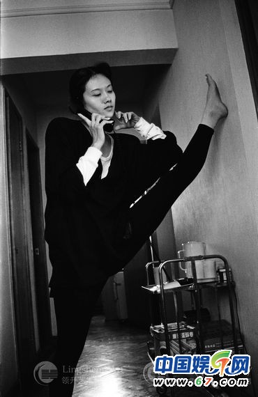 孔雀公主杨丽萍告别舞台 13岁侄女小彩旗接班