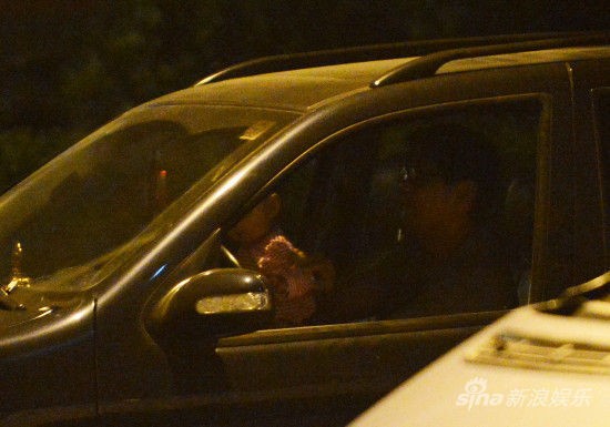 莫少聪与洪欣分手后再婚生女 父女亲情照曝光(