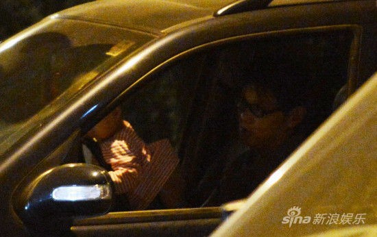 莫少聪与洪欣分手后再婚生女 父女亲情照曝光(