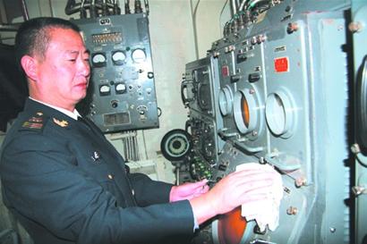 国产第一代导弹驱逐舰青岛退役