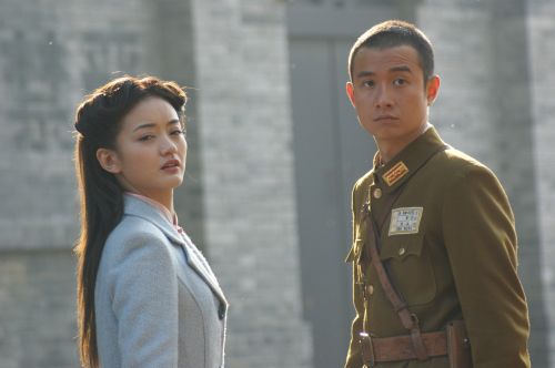 明星军装造型PK 女星英姿飒爽帅过男星