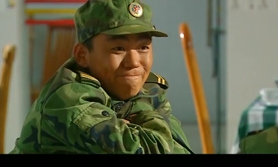 明星军装造型PK 女星英姿飒爽帅过男星