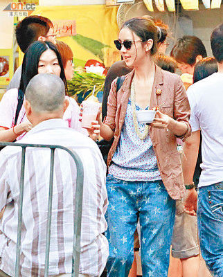 薛凯琪拖鞋逛街 薛凯琪拖鞋逛街