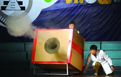 探访青岛中小学生科技节:孩子创造力惊呆家长
