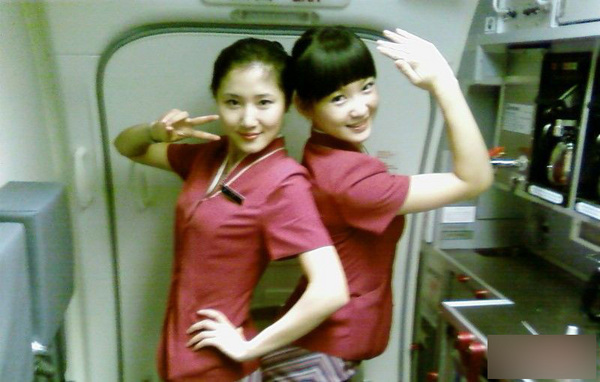 空姐高薪背后的生活