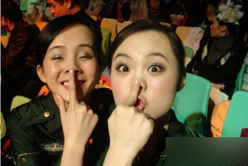 空姐高薪背后的生活