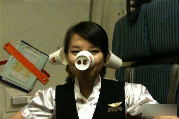 空姐高薪背后的生活