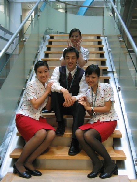 空姐高薪背后的生活