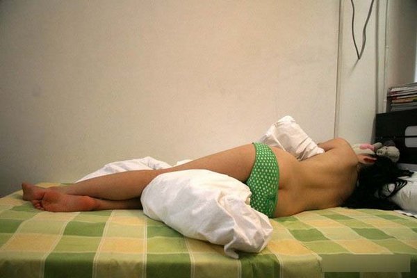 空姐高薪背后的生活