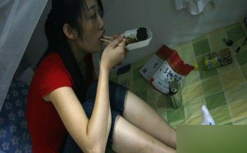 空姐高薪背后的生活