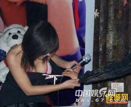 中外明星台上销魂一刻 太囧了