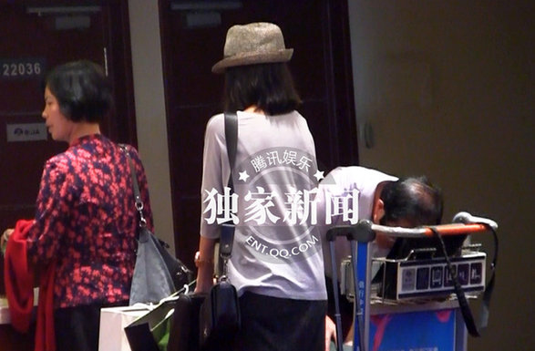 董洁与'小三'王大治吃饭照曝光 未有亲密举动