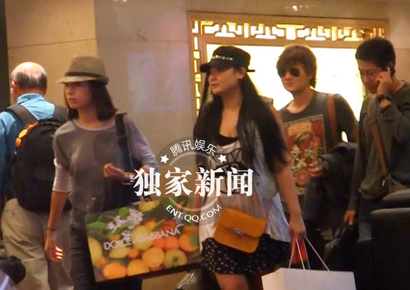 董洁与'小三'王大治吃饭照曝光 未有亲密举动