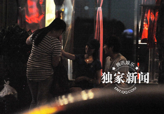 董洁与'小三'王大治吃饭照曝光 未有亲密举动