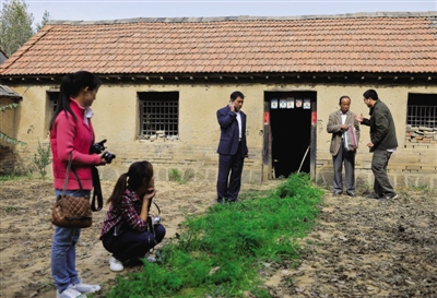 莫言高密旧居成旅游热点 百岁老宅已闲置20余年