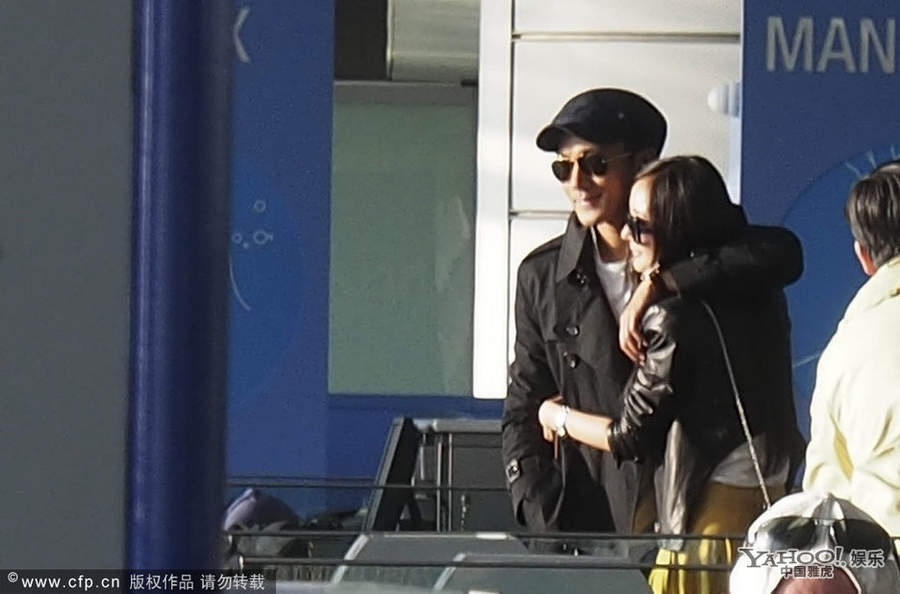 在公共场合如胶似漆的明星情侣