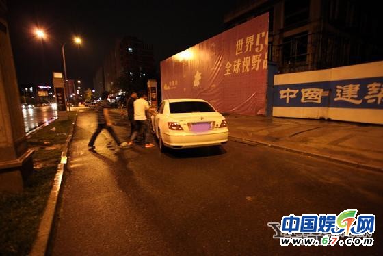 曝好声音学员山野开日系车遭群殴 拒绝采访