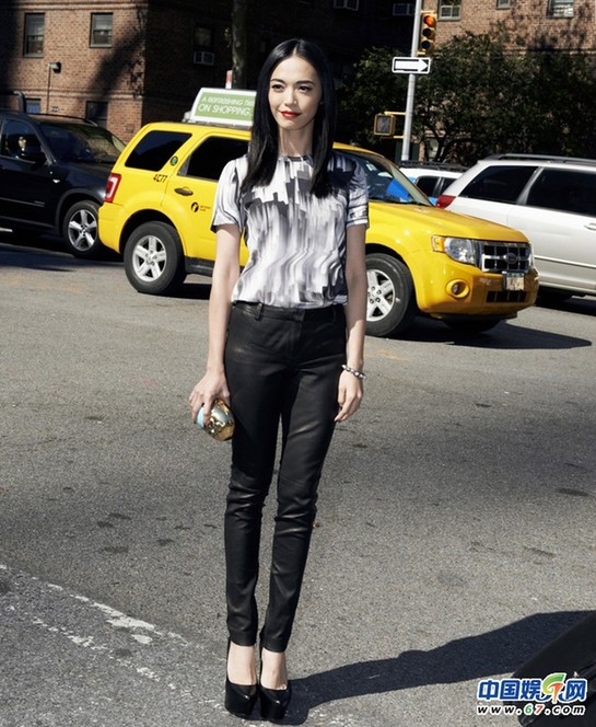 女星时装周斗身材 张曼玉女神范秦海璐似凸点