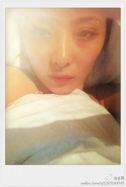 谋女郎李曼肯定与洪金宝儿子恋情 称28岁完婚私密照曝光