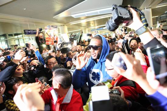 麦蒂来到青岛，在机场就受到了狂热的欢迎