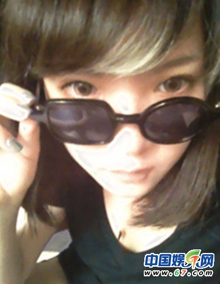 46岁杭天琪18岁女儿私照曝光 浓妆似吴莫愁