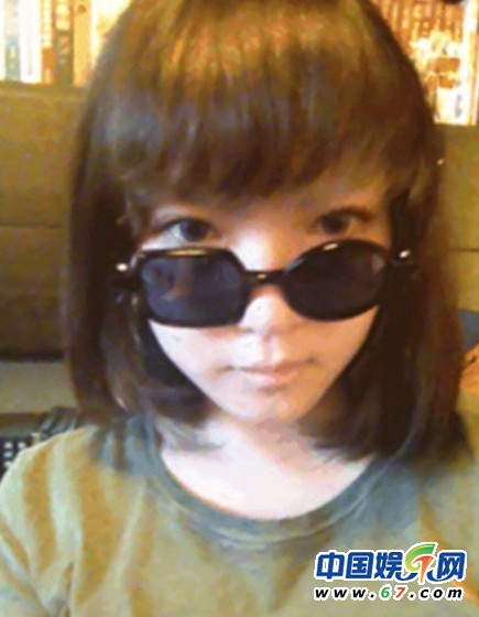 46岁杭天琪18岁女儿私照曝光 浓妆似吴莫愁