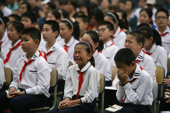 小学孝德课感动师生家长 台下哭声一片