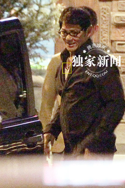 莫少聪携小其20岁嫩妻就餐 可爱女儿首曝光